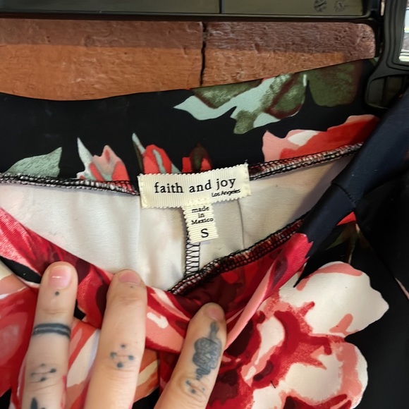 Floral skirt - Picture 2 of 3